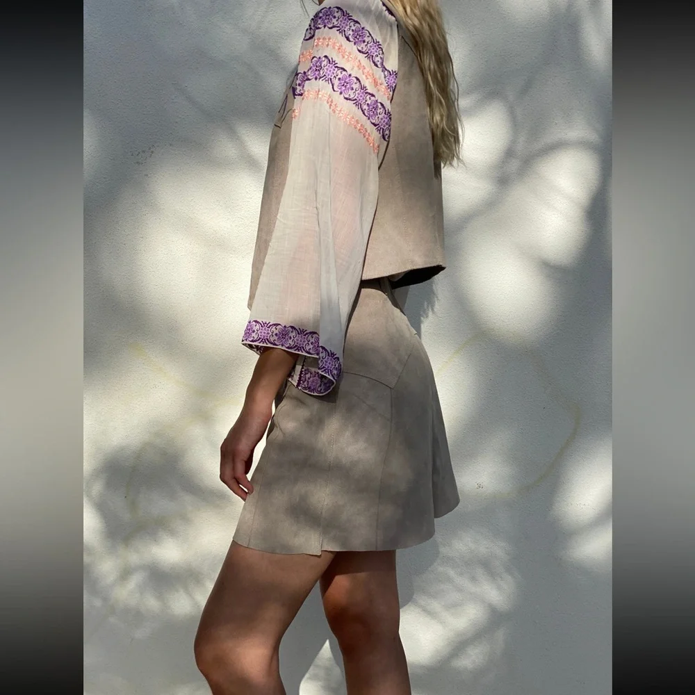 RARE vintage Two-Piece 60s/70s suede skirt set - Picture 4 of 8